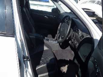 MERCEDES BENZ E CLASS 2004 Image 9