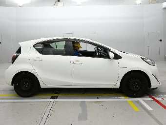 TOYOTA AQUA 2020 Image 3