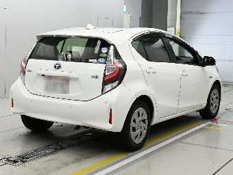 TOYOTA AQUA 2020 Image 2