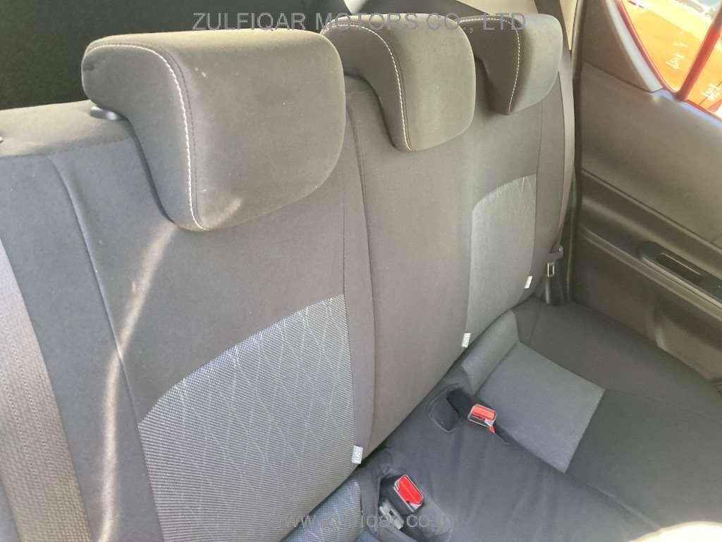 TOYOTA AQUA 2019 Image 7