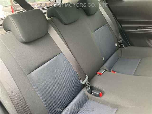 TOYOTA AQUA 2019 Image 8