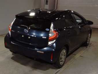 TOYOTA AQUA 2018 Image 2