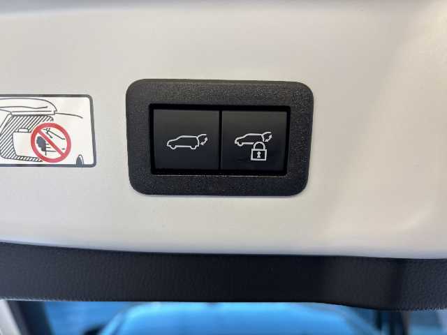 TOYOTA PRIUS 2025 Image 33