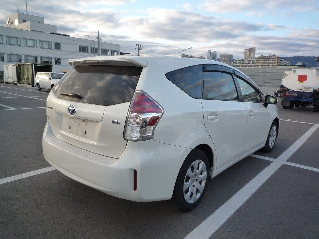 TOYOTA PRIUS ALPHA 2021 Image 21