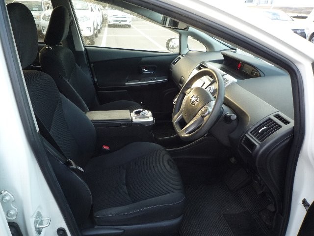 TOYOTA PRIUS ALPHA 2021 Image 22