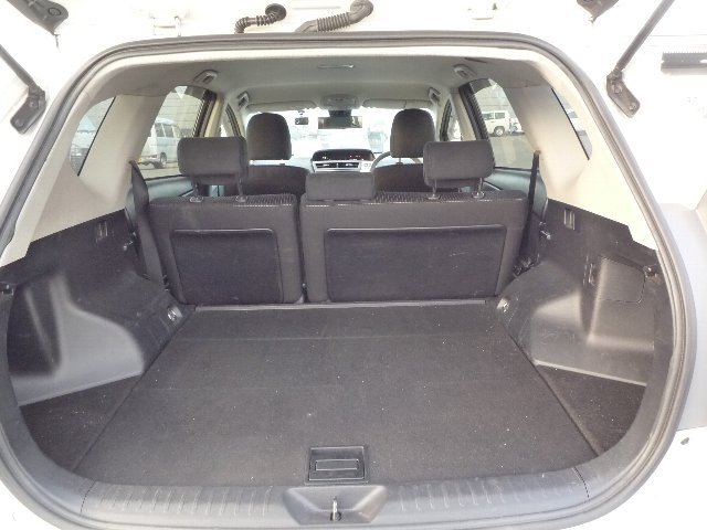 TOYOTA PRIUS ALPHA 2021 Image 29