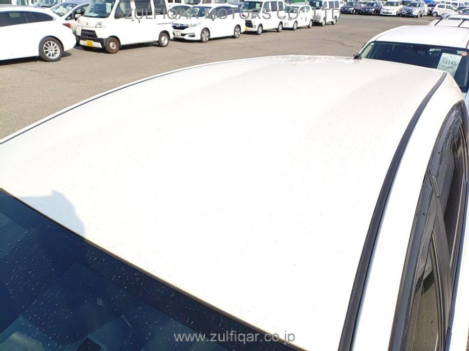 TOYOTA PRIUS ALPHA 2021 Image 5