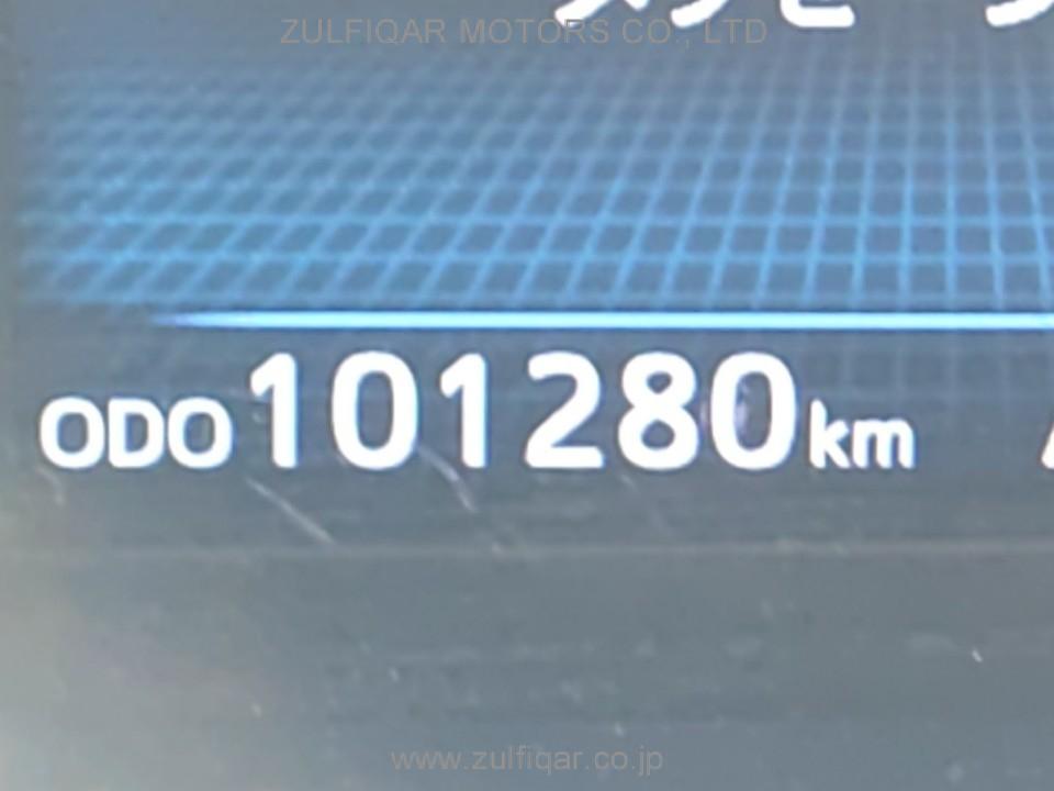 TOYOTA PRIUS ALPHA 2021 Image 8