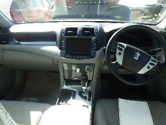 TOYOTA CROWN 2010 Image 6