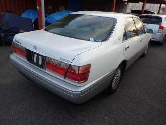 TOYOTA CROWN 2001 Image 4