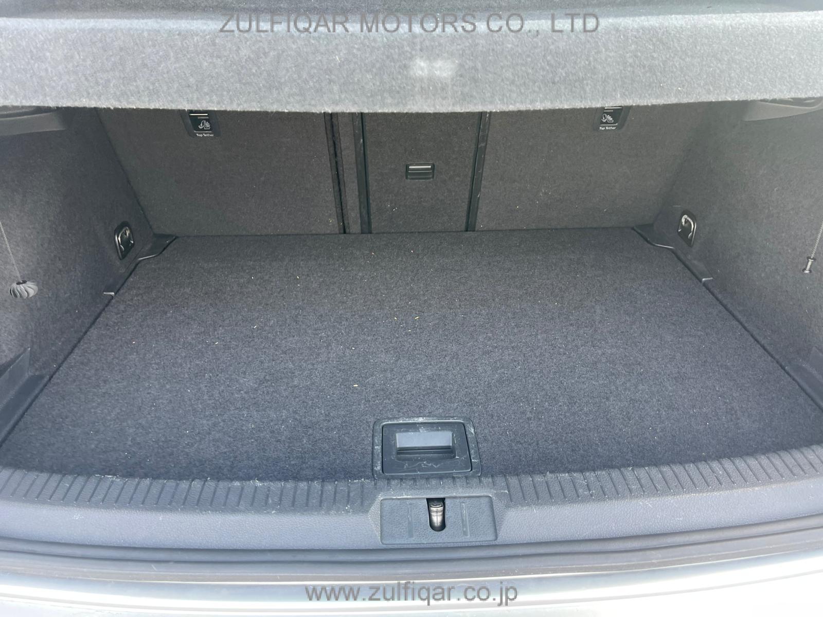 VOLKSWAGEN GOLF 2013 Image 8