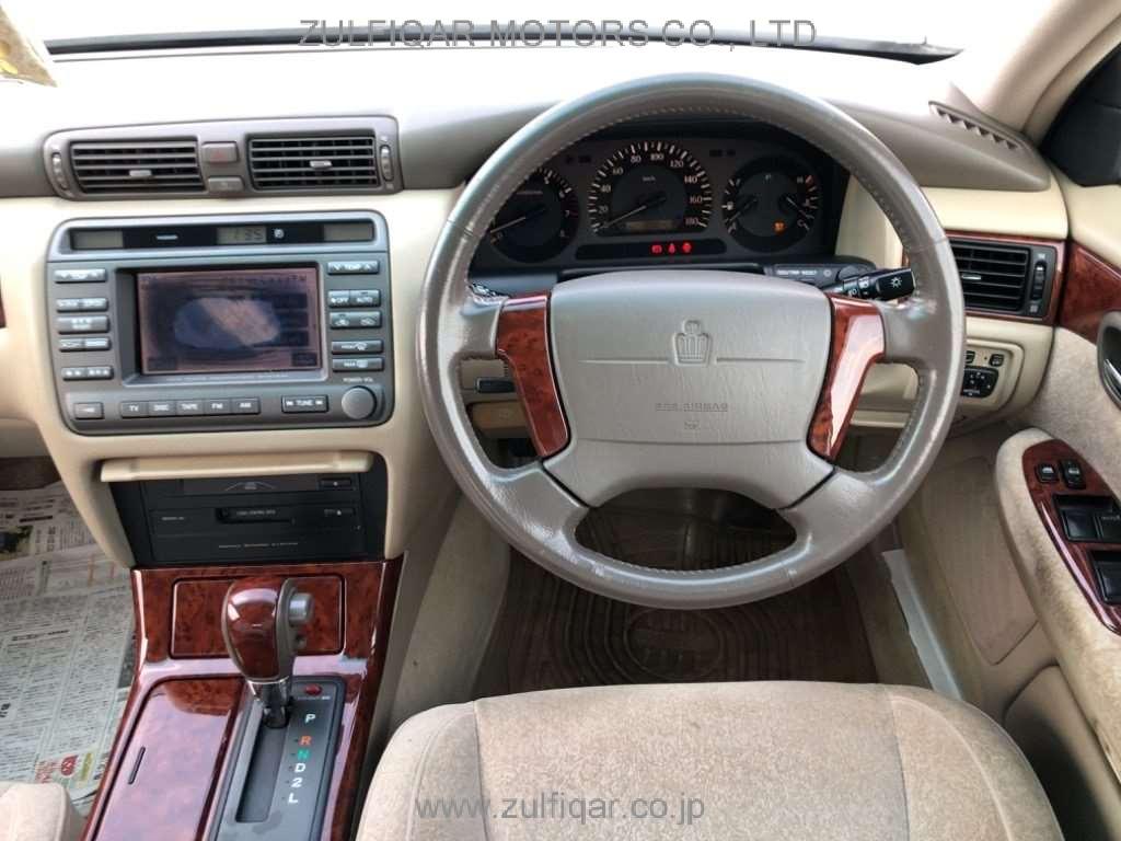 TOYOTA CROWN 2001 Image 8