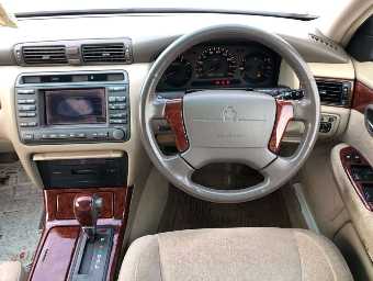TOYOTA CROWN 2001 Image 8