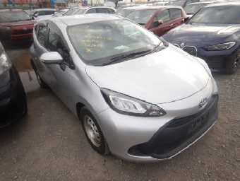 TOYOTA AQUA 2023 Image 6