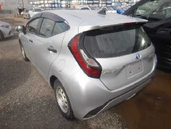 TOYOTA AQUA 2023 Image 13