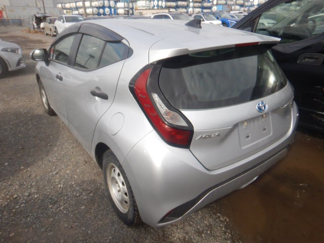 TOYOTA AQUA 2023 Image 30