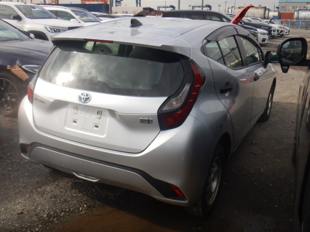 TOYOTA AQUA 2023 Image 32