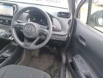 TOYOTA AQUA 2023 Image 9