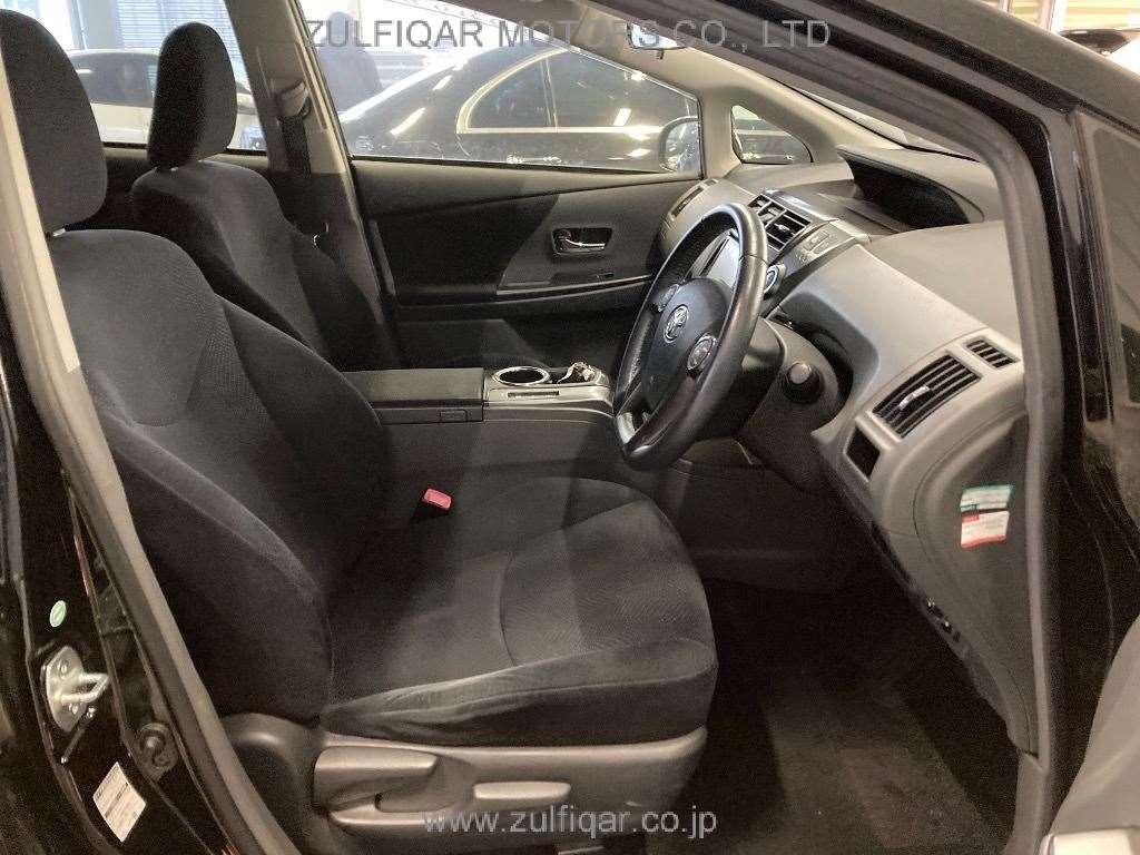 TOYOTA PRIUS ALPHA 2014 Image 5