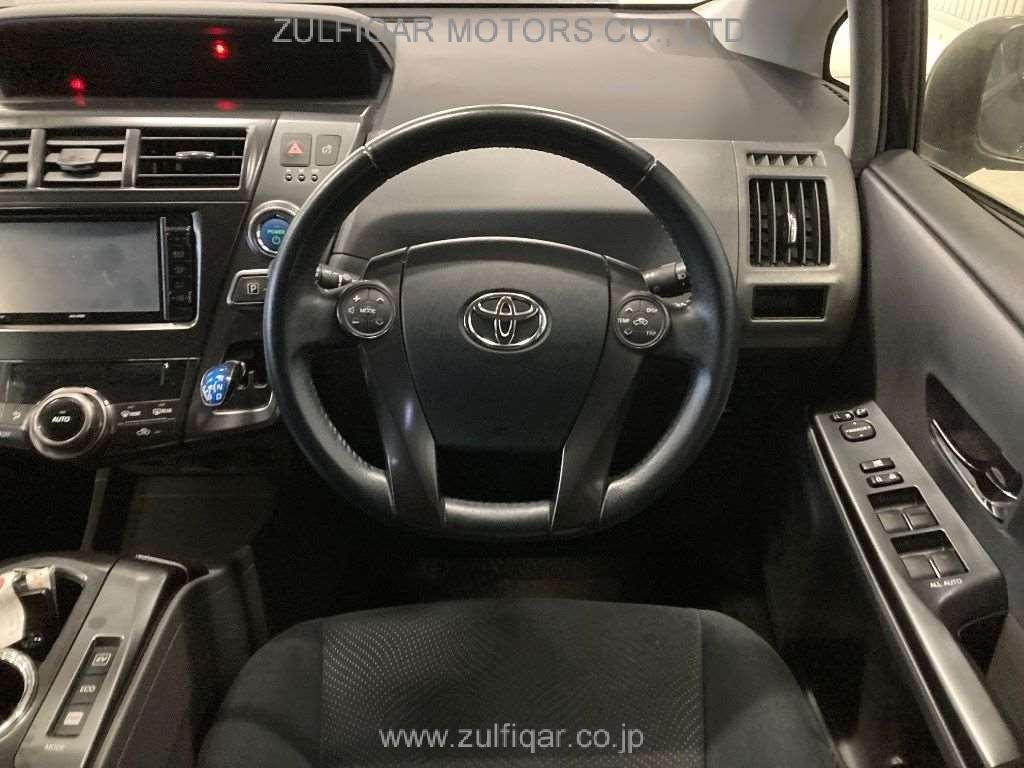 TOYOTA PRIUS ALPHA 2014 Image 7