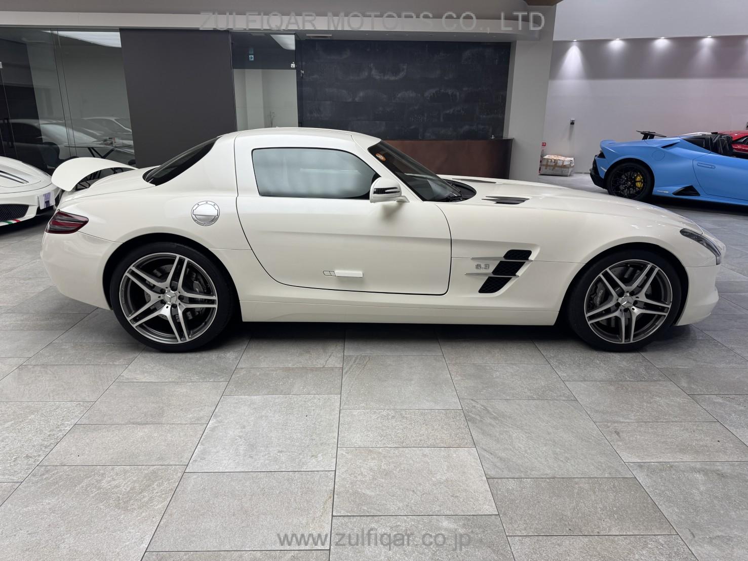 MERCEDES BENZ SLS AMG 2010 Image 12