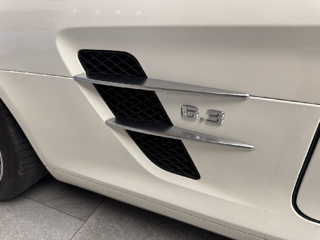 MERCEDES BENZ SLS AMG 2010 Image 34