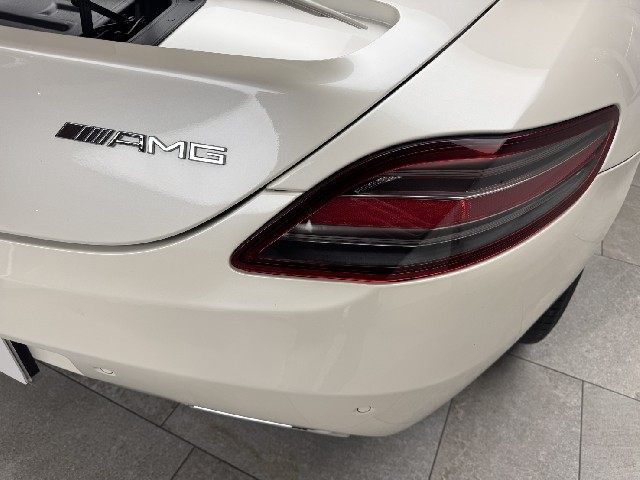 MERCEDES BENZ SLS AMG 2010 Image 38