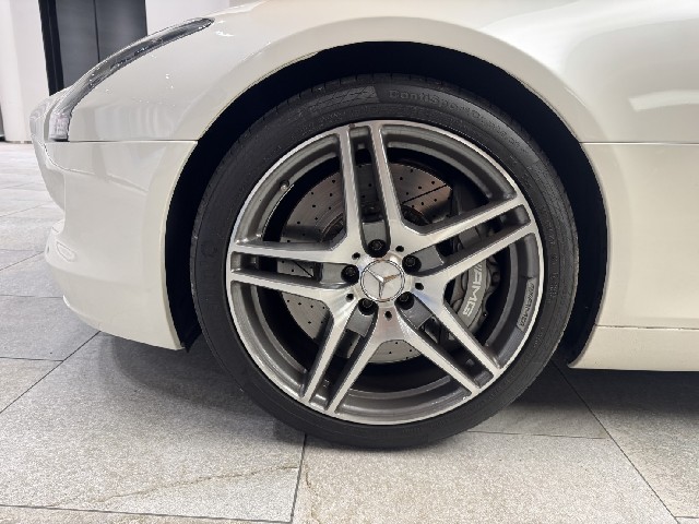 MERCEDES BENZ SLS AMG 2010 Image 40