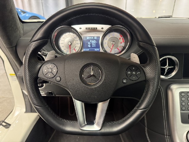 MERCEDES BENZ SLS AMG 2010 Image 46