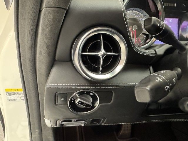 MERCEDES BENZ SLS AMG 2010 Image 51