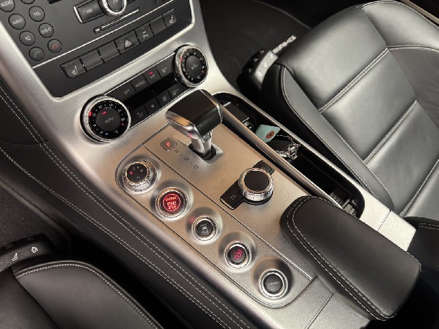 MERCEDES BENZ SLS AMG 2010 Image 52