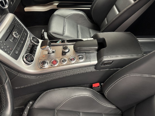 MERCEDES BENZ SLS AMG 2010 Image 57