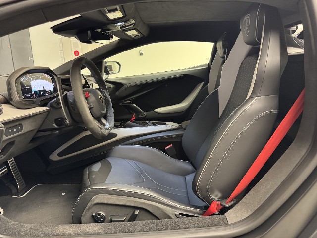 LAMBORGHINI REVUELTO 2025 Image 23