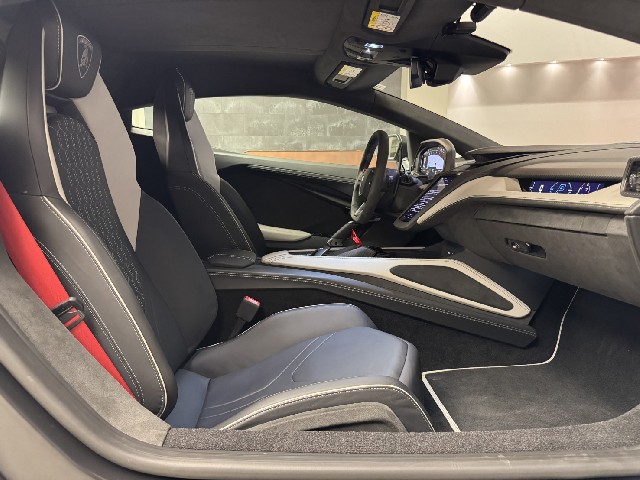 LAMBORGHINI REVUELTO 2025 Image 27