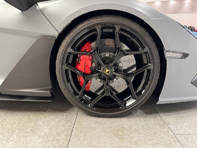 LAMBORGHINI REVUELTO 2025 Image 33