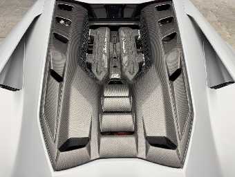 LAMBORGHINI REVUELTO 2025 Image 38