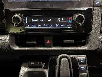 TOYOTA SIENTA 2025 Image 38