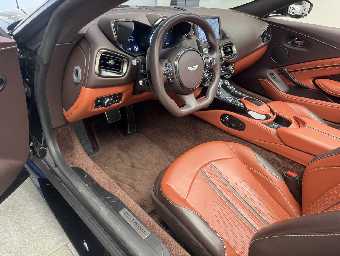 ASTON MARTIN VANTAGE 2022 Image 17