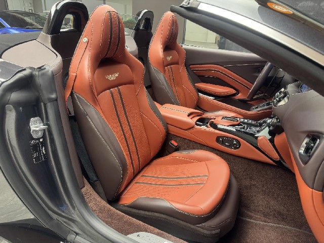 ASTON MARTIN VANTAGE 2022 Image 29