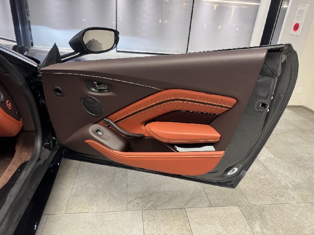 ASTON MARTIN VANTAGE 2022 Image 30