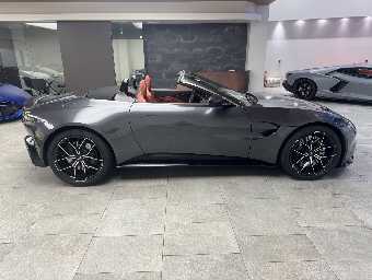 ASTON MARTIN VANTAGE 2022 Image 4
