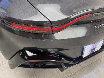 ASTON MARTIN VANTAGE 2022 Image 28