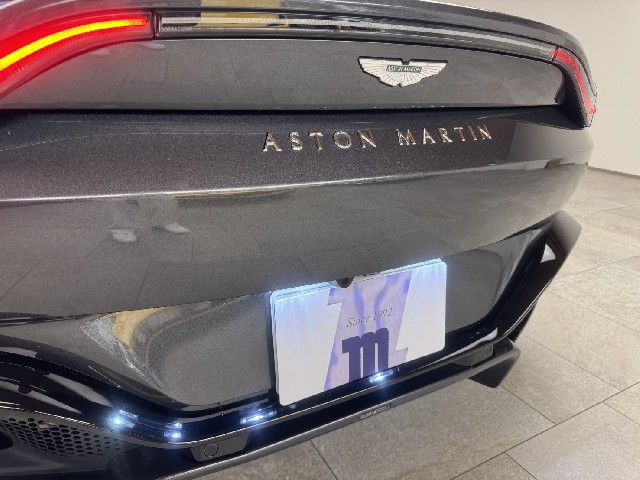 ASTON MARTIN VANTAGE 2022 Image 37