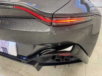 ASTON MARTIN VANTAGE 2022 Image 32