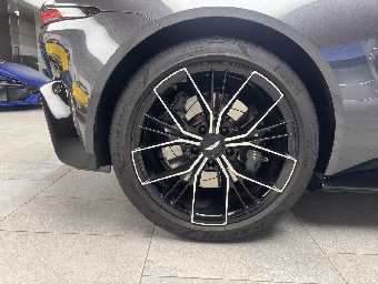 ASTON MARTIN VANTAGE 2022 Image 38