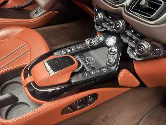 ASTON MARTIN VANTAGE 2022 Image 41