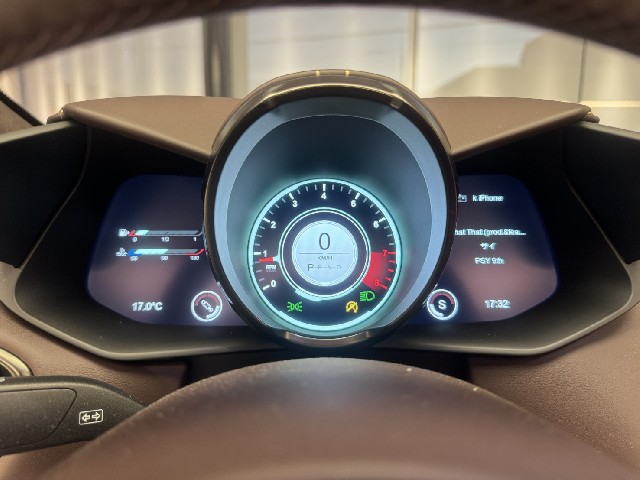 ASTON MARTIN VANTAGE 2022 Image 52