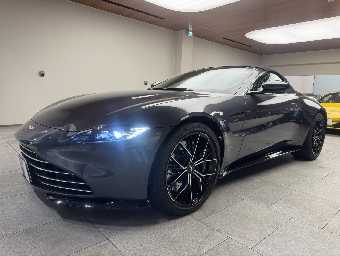 ASTON MARTIN VANTAGE 2022 Image 9