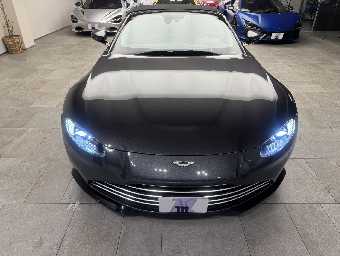 ASTON MARTIN VANTAGE 2022 Image 10