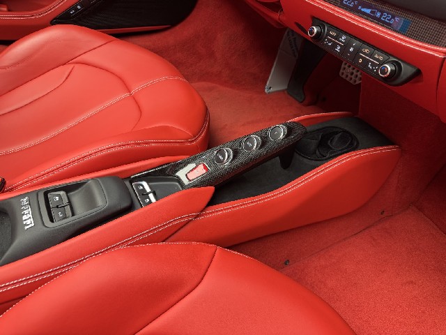 FERRARI F8 SPIDER 2021 Image 48